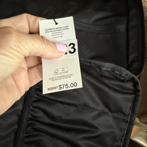 Vera Bradley Ultimate Travel Case In Perennials Noir Pattern NWT, MSRP $75 (3923 - Picture 3 of 10